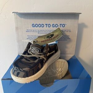 NWT Hey Dude Kids Camouflage Sneakers
